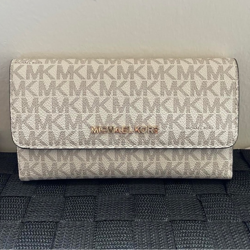 Michael Kors Trifold Logo Wallet. Brand new, never used.